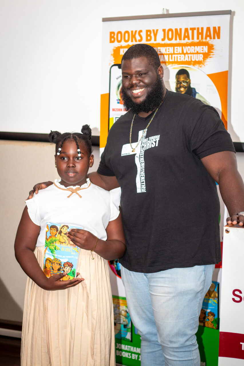 Lees projecten voor kinderen in Suriname